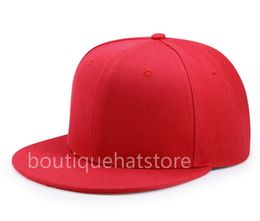 2021 One Piece Custom Blank Full Red Sport Casquette ajustée pour hommes Femmes Casquettes fermées Casual Loisirs Couleur unie Mode Taille 6 7/8 Chapeaux