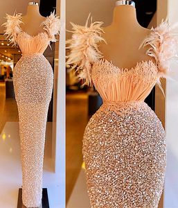 2021 Plus Size Arabisch ASO EBI Luxurious Sparkly Sexy Prom Dresses Feather Sequined Sheath Avond Formele Partij Tweede Receptie Growns Jurk ZJ322