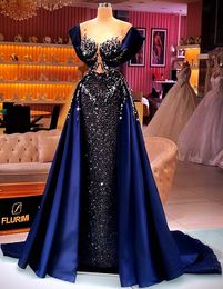 2021 Plus Size Arabisch ASO EBI Navy Blue Luxe Prom Dresses Beaded Crystals Sheer Neck Avond Formele Party Second Reception Jurken Jurk ZJ422