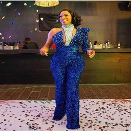 2021 Tallas grandes Árabe Aso Ebi Royal Blue Sparkly Prom Monos Vestidos Con cuentas Lentejuelas Vaina Noche Fiesta formal Segundo Recepti268c