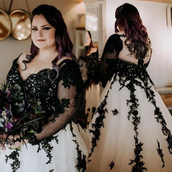 2021 Vestidos de novia de talla grande Mangas largas Apliques de encaje negro Escote corazón Tul Vestido de novia de boda gótica vestido de no234J