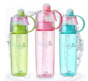 2021 bouteilles en plastique de bouteille d'eau potable de jet portatif pour l'espace de mode de l'eau tasses 0.6L/0.4L sport voyage