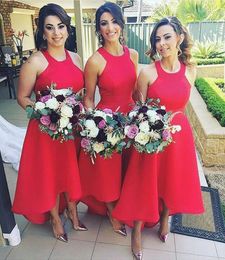 2021 Robes de demoiselle d'honneur rouge licou hi-lo simple pays africain robes d'invité de mariage demoiselle d'honneur robe plus taille sur mesure P123