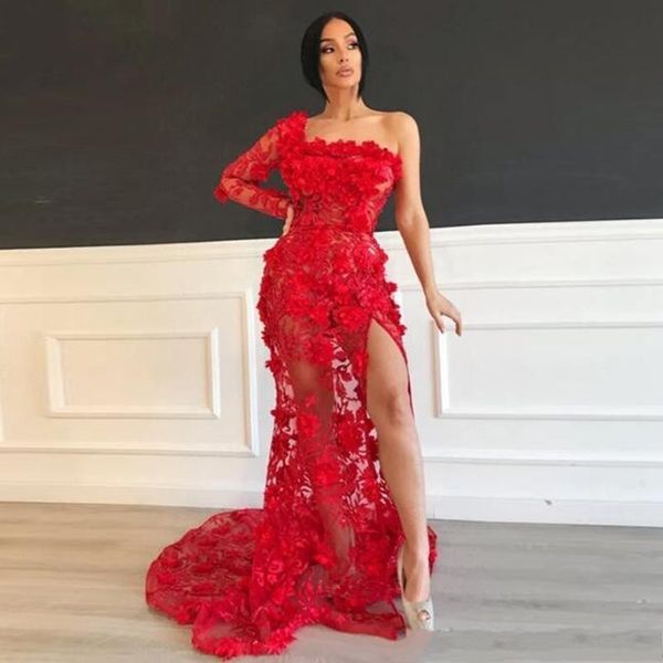 2021 Apliques de encaje rojo Vestidos de noche Mujeres Un hombro 3D Floral Flowres High Split Manga larga Vestido de fiesta Hasta el suelo Vestidos de fiesta árabes