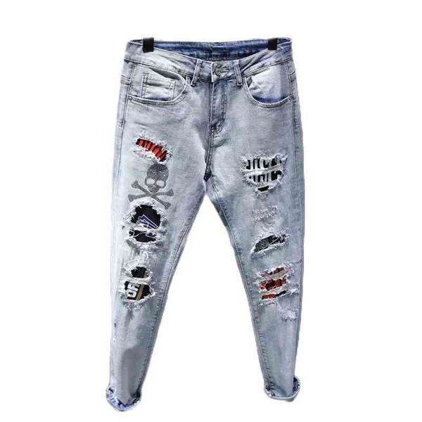 2021 Ripped Hole Hot Forage Light Luxury Denim Pantalons Hommes Tendance Cowboy Hiphop Squelette Streetwear Pieds Slim Jeans pour hommes G0104