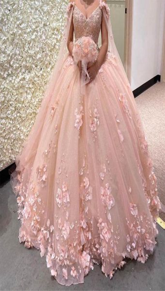 2021 Romantique Blush 3d Fleurs Robe De Bal Quinceanera Robes De Bal avec Cape Wrap Caftan Dentelle Perlée Longue Douce 16 Robe Robes 15060586