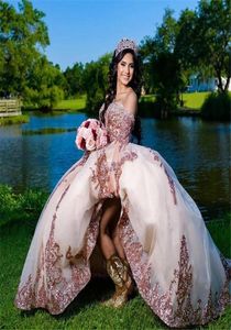 2021 Rose Gold Lades Lace Quinceanera -jurken Baljurk Off Shoulder Crystal kralen pailletten Sweetheart met mouwen Champagne PA5786247