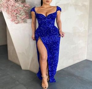 2021 Robes de soirée bleu royal bijou cou perlé paillettes dentelle à manches longues sirène robe de bal balayage train personnalisé illusion robes D7260347