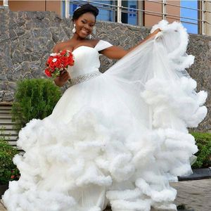 2021 Ruches Puffy Tutu Trouwjurken Off Shoulle Tulle Baljurk Afrikaanse Ivory Sweetheart Bruidsjurken Terug Lace-Up Plus Size Bruid Jurk Vestidos