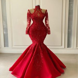 2021 Sexy Arabisch aso ebi rood luxe kanten kristal kralen prom jurken glanzende lange mouwen hoge nek illusie zeemeermin avondjurken ves 2565