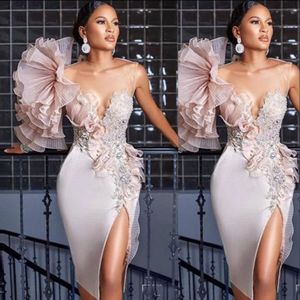 2021 Robes de soirée arabes sexy côté fendu col transparent dentelle appliquée perles de cristal longueur au genou robe de bal courte robes de soirée formelles vêtements de cocktail