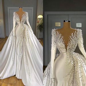 2021 Sexy Luxury Pearls Mermaid Wedding Jurken Over Skirt V Neck Satin Long Sleeve Bridal Jurys Elegante trouwjurk gewaden de MARIEE R 269Y