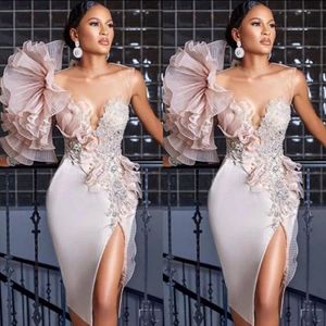 2021 Vestidos de cóctel cortos sexy son Blush Pink Lace Appliques Flores de cuentas Longitud de satén de satén Vata de fiesta Party Homecoming Prom Dres 252B