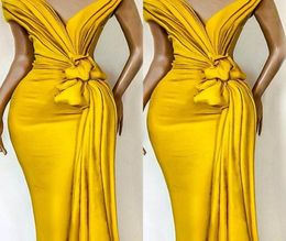 2021 Sexy atemberaubende gelbe Ballkleider mit Falten, geknotet, Meerjungfrau-Abendkleid, schulterfrei, formelle Party, Promi-Kleider für Frauen4247090