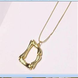 2021 Colliers pendentif en corde fine en or brillant avec matériau en cuivre en laiton lettre majuscule 'D' boîte à venir de haute qualité et d224L