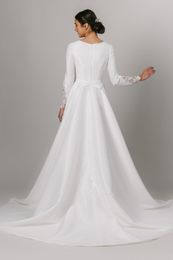 2021 Vestidos de novia modestos de raso de línea A sencillos, vestidos de novia con cuello en V, mangas largas, hechos a medida, Elegant225M