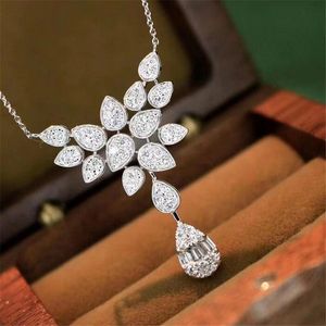 2021 Sparkling sieraden bloem hanger Sterling Sier Water Drop Party White Topaz CZ Diamond Gemstones Women Wedding sleutelbeen ketting Geschenk