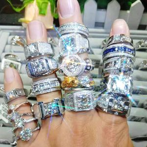 2021 Sparkling Male Fashin Jewelry 925 Sterling Silver Full Pave White Sapphire CZ Diamond Gemstones Gran fiesta Promesa Hombres Compromiso de boda Anillo de regalo