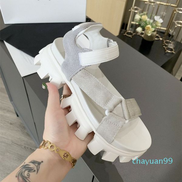 2021 Sandales de sport sangle de bande en nylon Chaussons attache Augmenter la plate-forme haute Sandale Thunder Épais Bas Talons Caoutchouc femmes Flip Flop Chaussure