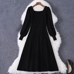2021 printemps à manches longues col carré noir couleur Pure tricoté ceinturé robe mi-mollet élégant robes décontractées MD258A598