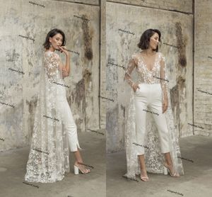 2021 été plage mariage combinaison robe avec longue Cape manches dentelle Tulle Sexy col en v tenue robe de mariée avec pantalon costume