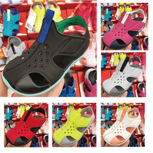 2021 Zomer kinderen Baotou Hole sandalen met zachte zolen voor jongens en meisjes niet-slip strandkinderen