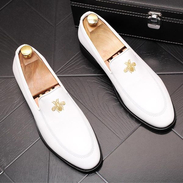 2021 Été Hommes Chaussures d'affaires Mocassins de broderie Homecoming Designer Mariage Mâle Oxford Flats Big yards Taille américaine: 6.5-9