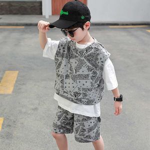 2021 Été Nouveaux enfants Vêtements Casual Boy Set T-shirt Short et gilet imprimé 3pcs X0802