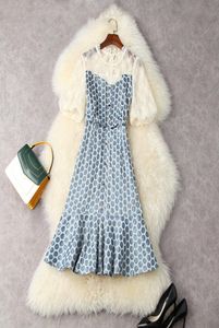 2021 Zomer korte mouw ronde nek blauw retro polka stip tule borduurwerkpaneel knie lengte jurk elegante casual jurken 21W211651122815174109