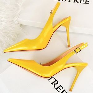 2021 été femmes 9.5 cm mince talon haut Slingback sandales bout fermé jaune ruban blanc talons sandales bureau dame grande taille chaussures