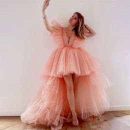 2021 Sweet High Low Pink Puffy Prom Dresses Diepe V-hals Prinses Korte Front Lange Back Tulle Avond Party Jurken Tienermeisjes Pagean257E