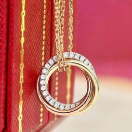 2021 collier pendentif de forme ronde de qualité supérieure avec diamant en trois couleurs plaqué pour les femmes cadeau de bijoux de mariage ont le timbre de la boîte PS3278A