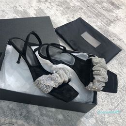 2021 Topkwaliteit Zomer Vrouwen Hoge hakken Sandalen Enkelriem Lovertjes Doek Crystal Scrunchie Party Schoenen Wedding met Doos 8956