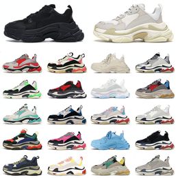 2021 Triple S Moda Zapatos al aire libre Negro Blanco Plataforma Zapatillas Gris Rosa Rojo Naranja Hombres Mujeres Diseñador de lujo París 17FW Entrenadores Tamaño casual 36-45