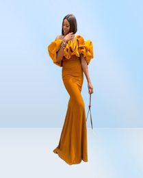 2021 Vintage arabe moutarde jaune sirène de demoiselles d'honneur robes à ébauches de cou de couche à l'épaule