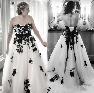 2022 Vintage Gotisch zwart -witte trouwjurk lieverd open rug veter omhoog toegewezen tule bruidsjurken plus maat een lijn bruid jurken Vestidos de novia