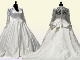 2021 Vintage Kate Middleton manches longues robes de mariée d'automne ALine Vneck ivoire taffetas appliques Peplum robes de mariée robes D9498707