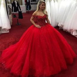 2021 Vintage rouge Quinceanera robes princesse paillettes scintillantes robe de bal hors épaule longue bouffante tulle robes de soirée de bal Brithday 15 Sweet 16 robe