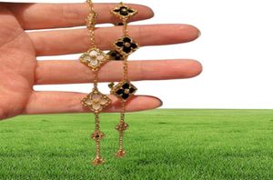 2021 Couleur solide vintage Lucky Four Leaf Clover Fritilary Charm Bracelets for Women Copper Bracelet Bijoux Italian Craft Gift9177307