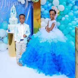 2021 Blanc et bleu Coloful Tier Flower Girls Robes Puffy Tulle Volants Jupe Enfants Fête d'anniversaire Robes Plume Enfant Pageant Robe