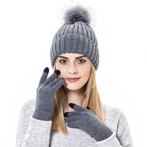 Gorro de punto de invierno 2021 para mujer, gorro con pompón y guantes, conjunto para mujer, gorros de calavera para mantener el calor al aire libre, Bola de piel en la parte superior y guante, conjuntos de 2 piezas