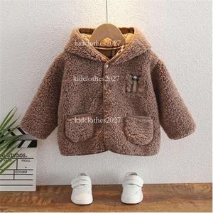 2021 Hiver Nouveaux enfants Vêtements de garçon cagoulé en peluche épaissis les filles chaudes et les vêtements de tranchée à poitrine à poitrine moyenne moyenne