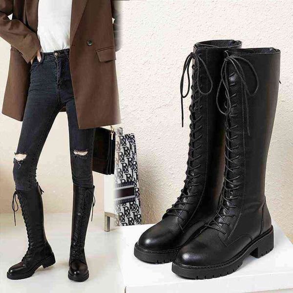 Bottes hautes en peluche pour femme, chaussures gothiques de Combat en cuir Punk noir, fourrure chaude, semelles longues et épaisses, hiver 2021