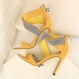 2021 vrouwen 10 cm hoge hakken platform sandalen bruiloft bruids stiletto gele fetish strappy stripper schoenen kristal zomer sandles y0721