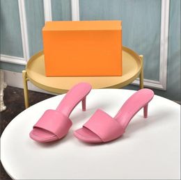 2021 femmes Designer sandales gravure gaufrage chaussures à talons hauts femme Designers sandale pantoufles