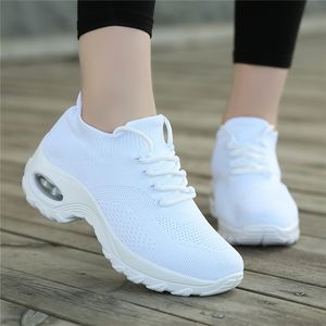 2021 femmes plate-forme chaussures femme baskets pour femmes respirant maille Tenis dames chaussures pour chaussette baskets Zapatillas Mujer