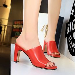 2021 femmes Mules jaune diapositives femme épais bloc talons pompes sandales Sexy été 8.5cm talons hauts luxe Peep Toe noir chaussures Y0721
