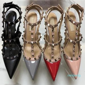 2021 femmes pompes chaussures de mariage femme talons hauts sandale Nude mode cheville sangles Rivets chaussures Sexy talons hauts chaussures de mariée 5562