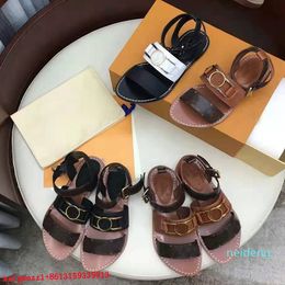 2021 femmes sandales luxe chaussures décontractées créateur de mode cuir véritable impression tongs été classiques haute qualité boucle en métal appartements sexy B