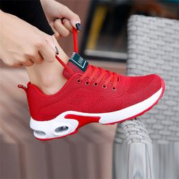 2021 Dames Sok Schoenen Designer Sneakers Race Runner Trainer Meisje Zwart Roze Witte Outdoor Casual Schoen Topkwaliteit W65